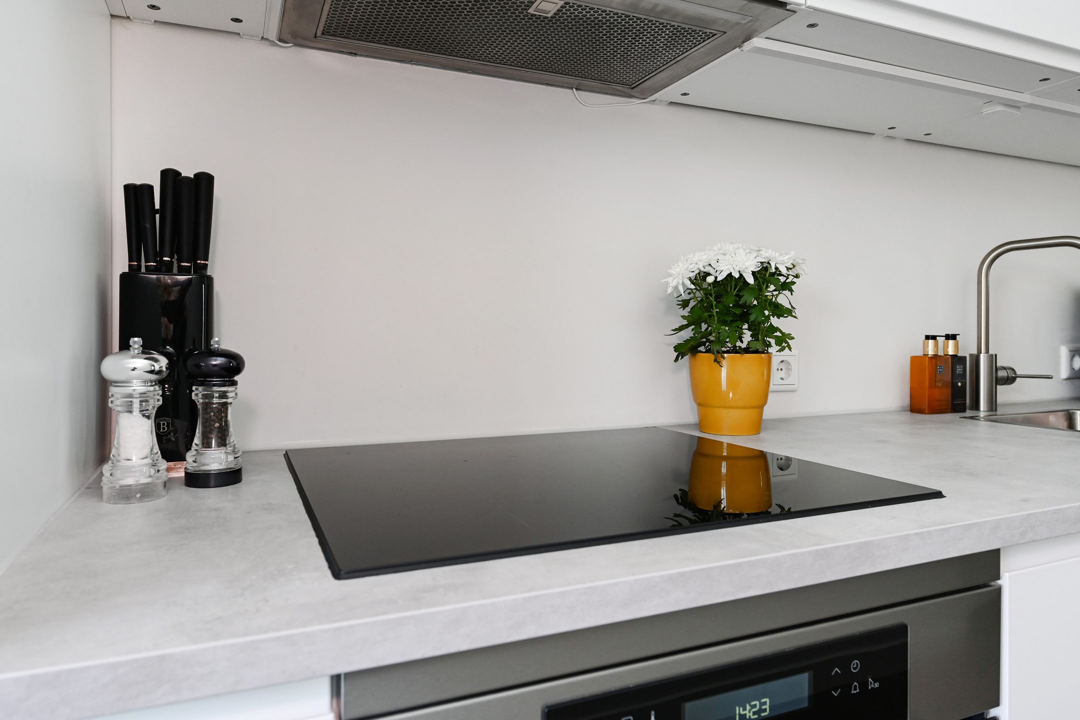 Photo 15 of Loosduinse Hoofdstraat 253