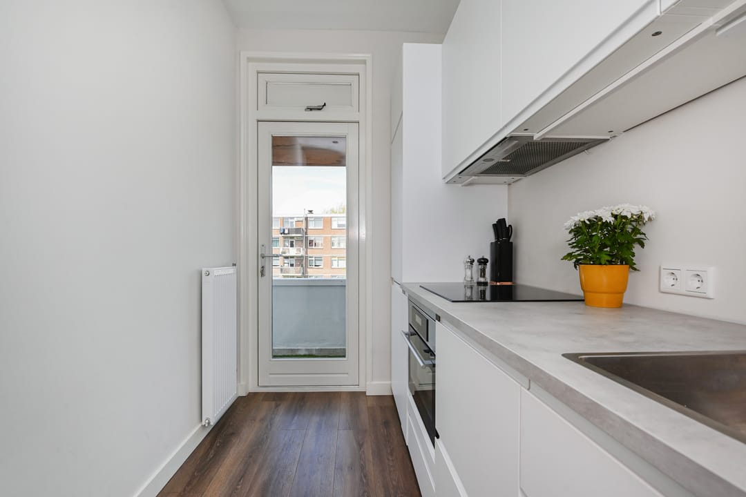 Photo 16 of Loosduinse Hoofdstraat 253