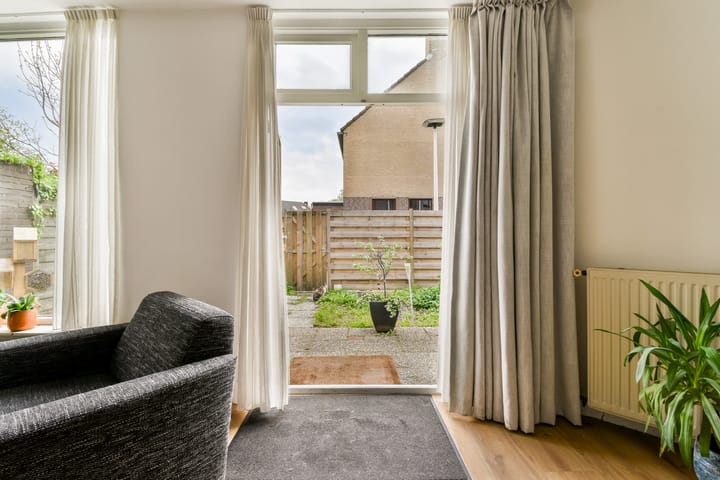 Foto 9 van Van Zonneveldstraat 9