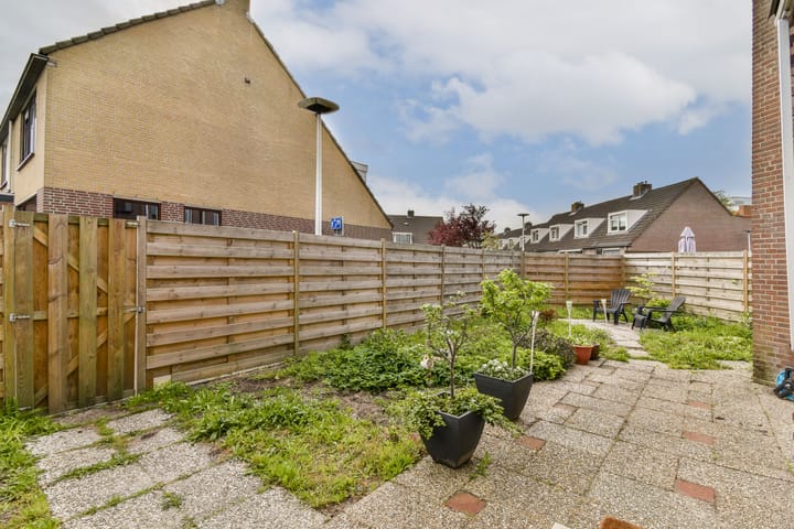 Foto 10 van Van Zonneveldstraat 9