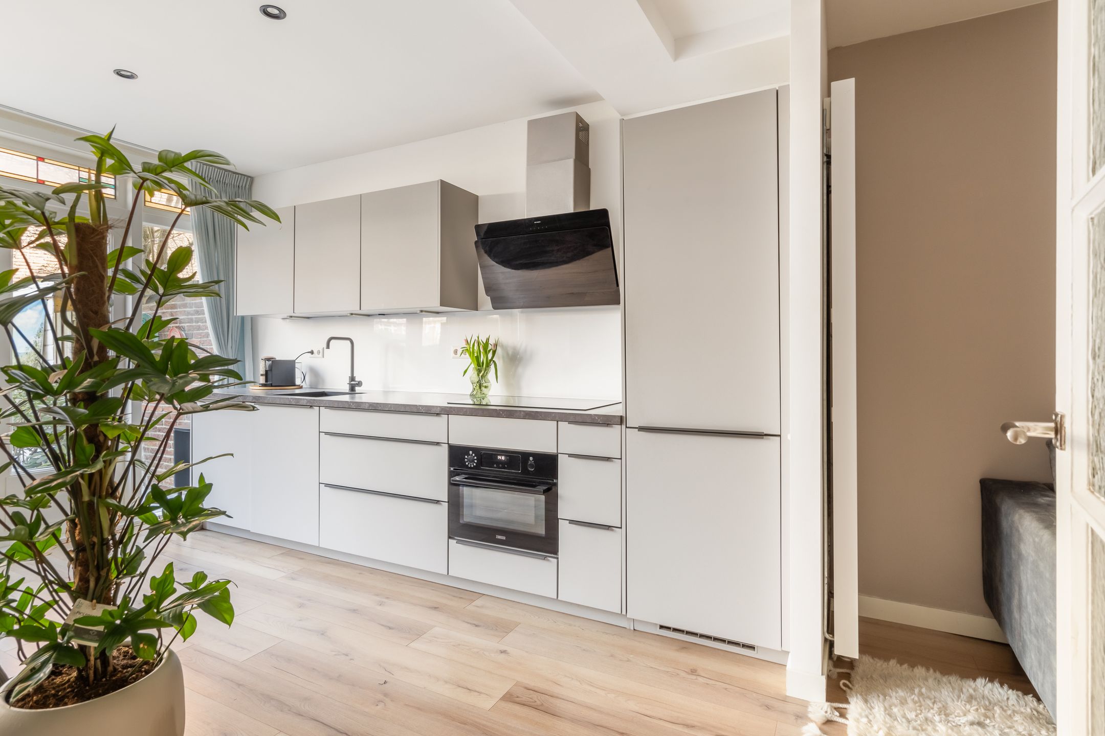 Foto 6 van Donker Curtiusstraat 26-B