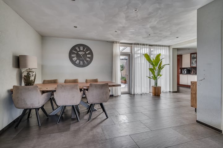 Photo 9 of Graaf Hendrik van den Bergstraat 11