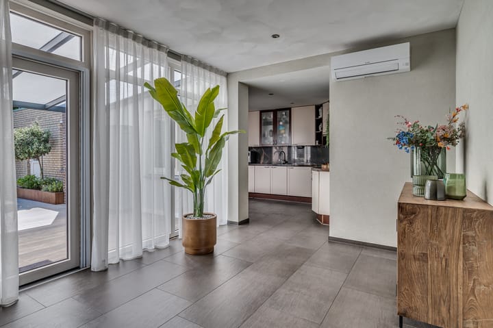 Photo 10 of Graaf Hendrik van den Bergstraat 11