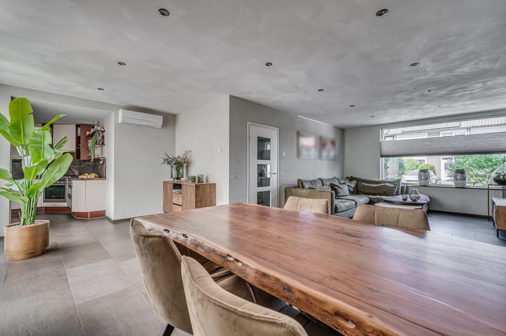 Photo 21 of Graaf Hendrik van den Bergstraat 11