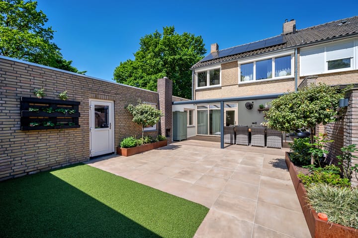 Photo 46 of Graaf Hendrik van den Bergstraat 11