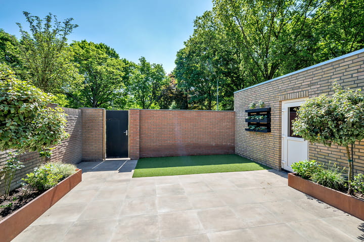 Photo 53 of Graaf Hendrik van den Bergstraat 11