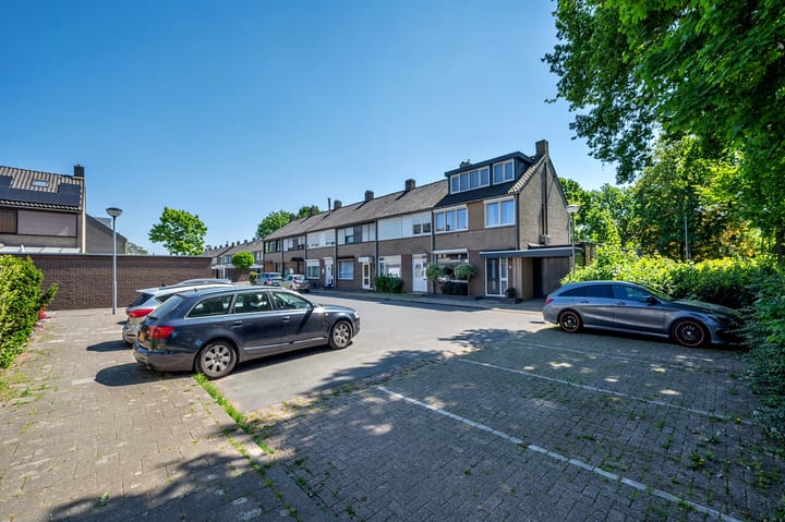 Photo 57 of Graaf Hendrik van den Bergstraat 11