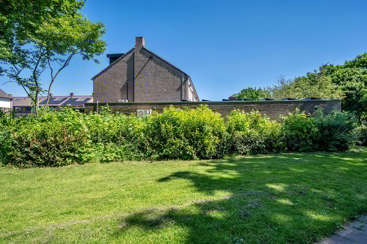 Photo 59 of Graaf Hendrik van den Bergstraat 11