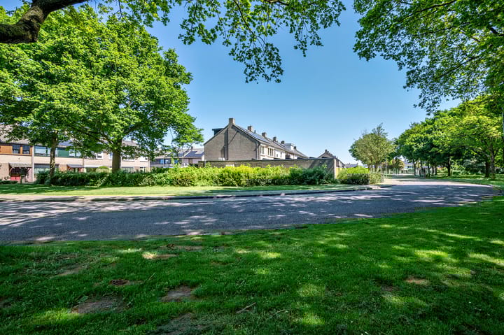 Photo 62 of Graaf Hendrik van den Bergstraat 11