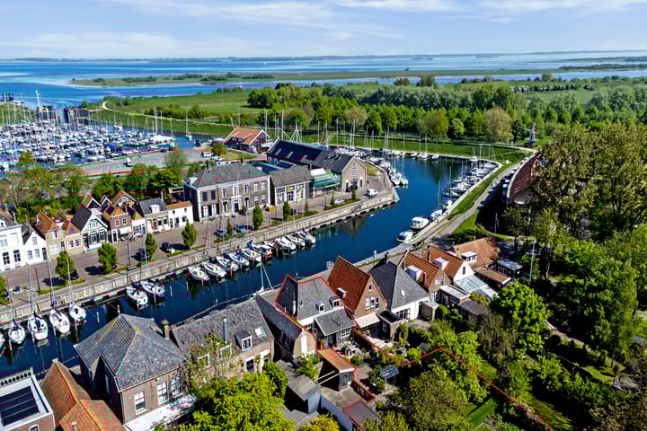 Photo 2 of Haven Zuidzijde 18