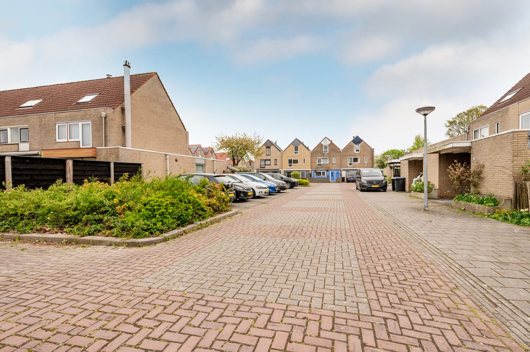 Photo 38 of Karveel 58 92