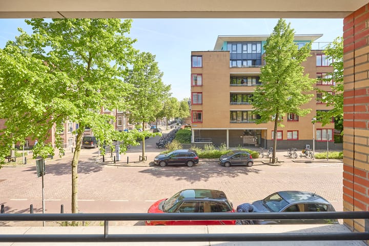 Foto 14 van Carry van Bruggenstraat 15