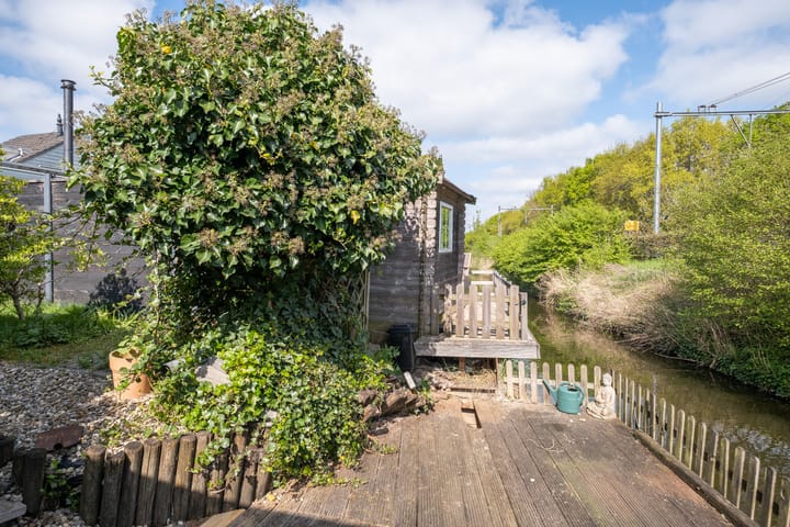 Foto 16 van Plevier 104