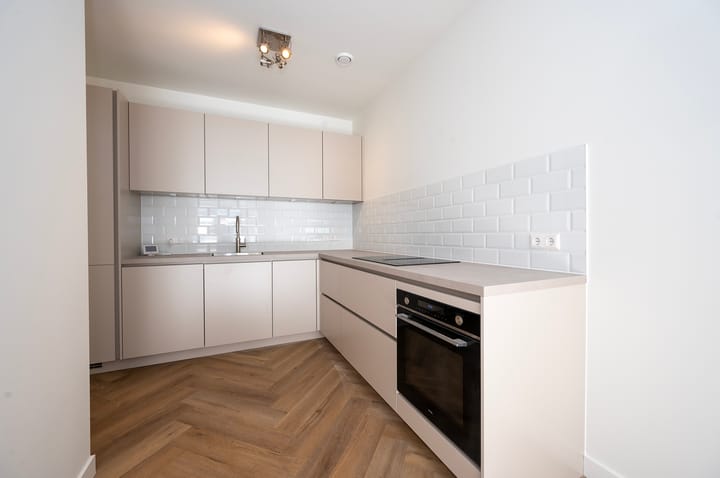 Photo 3 of Kinderdijkstraat 108-H