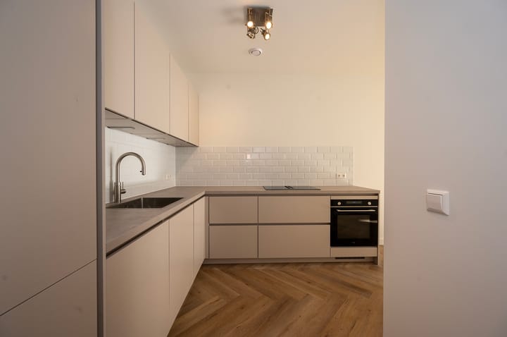 Photo 4 of Kinderdijkstraat 108-H