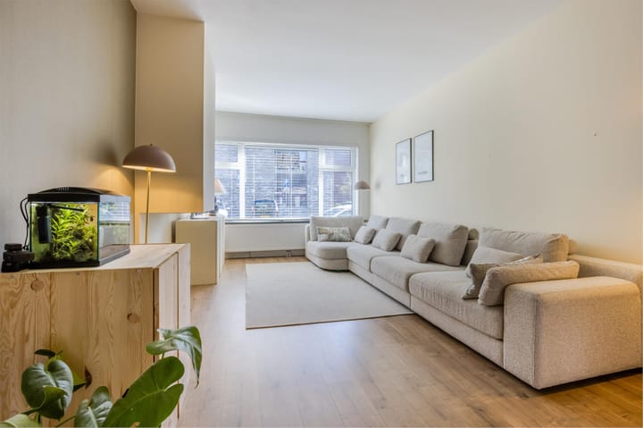 Foto 12 van Van Heutszstraat 13