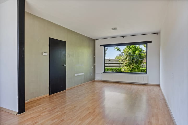 Photo 9 of De Leyen 6