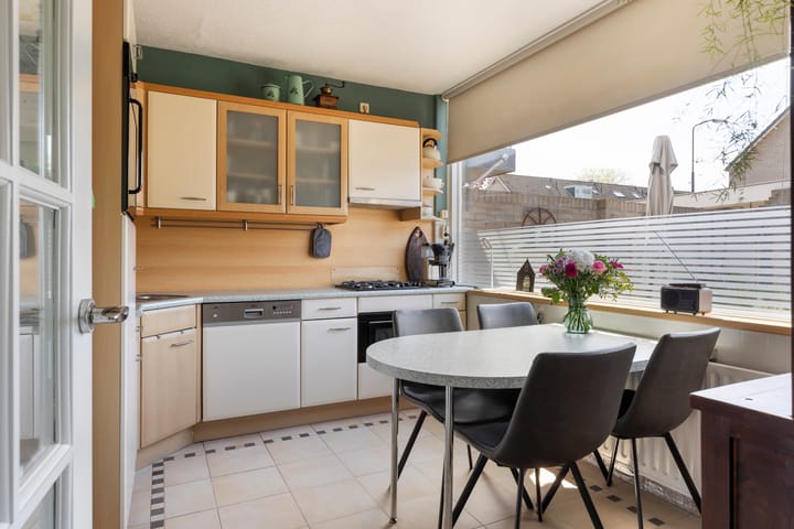 Foto 4 van Van Miereveltstraat 27