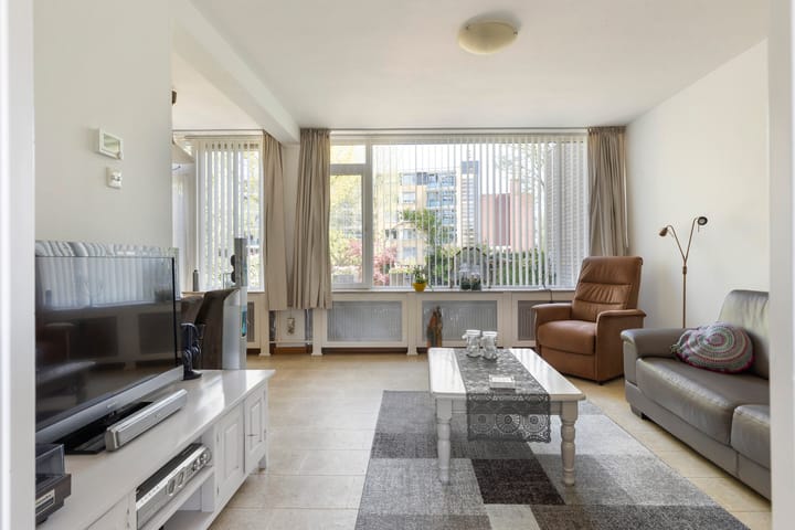 Foto 7 van Van Miereveltstraat 27