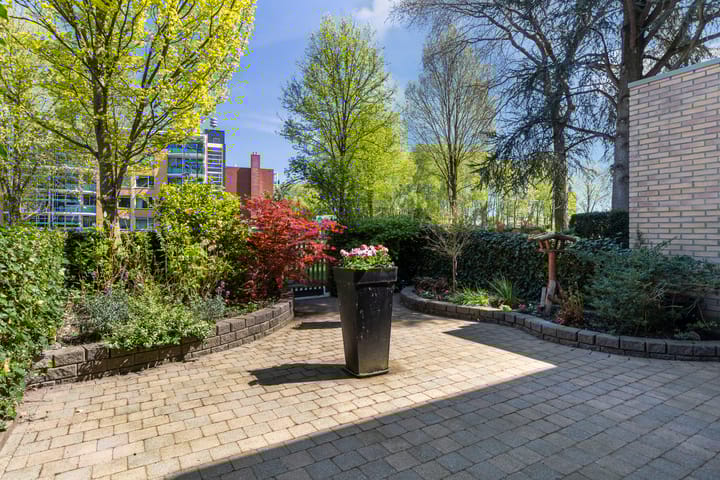 Foto 12 van Van Miereveltstraat 27