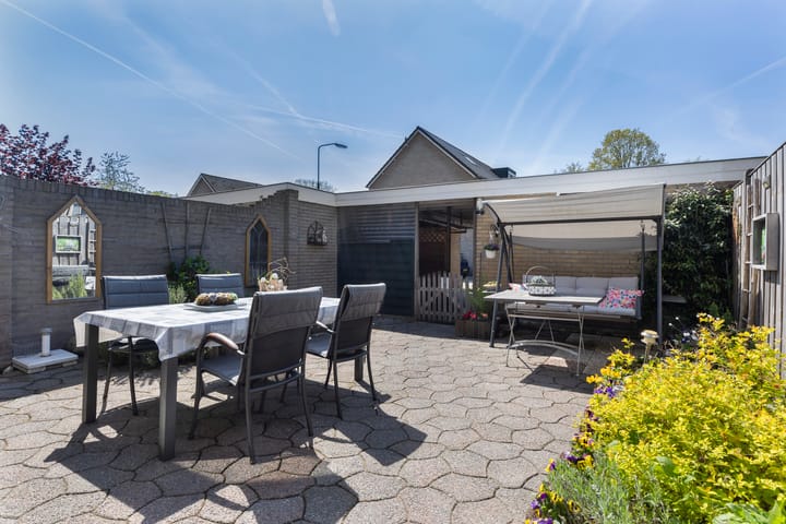 Foto 16 van Van Miereveltstraat 27