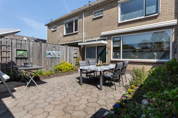 Foto 18 van Van Miereveltstraat 27