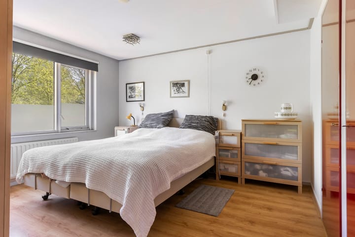 Foto 23 van Van Miereveltstraat 27