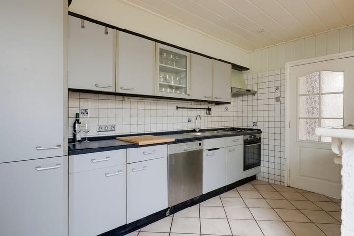 Photo 13 of Graaf Oswaldstraat 9