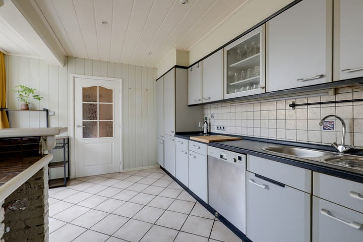 Photo 14 of Graaf Oswaldstraat 9