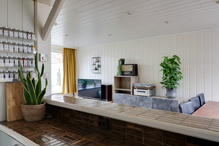 Photo 15 of Graaf Oswaldstraat 9