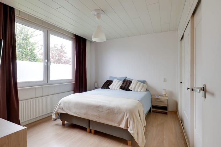 Photo 19 of Graaf Oswaldstraat 9