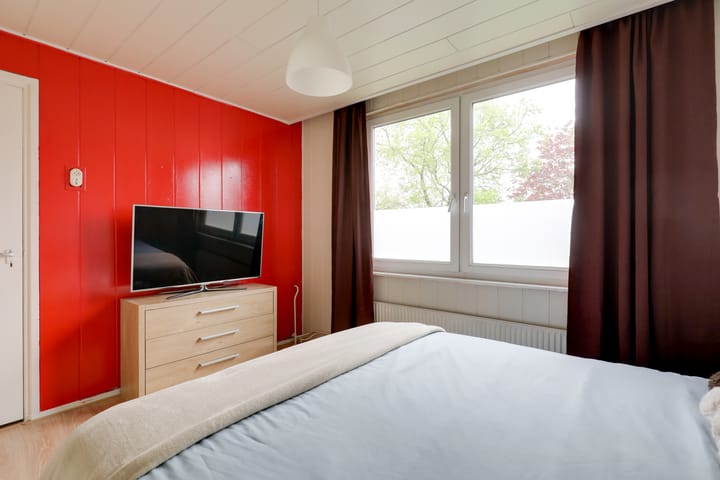 Photo 20 of Graaf Oswaldstraat 9