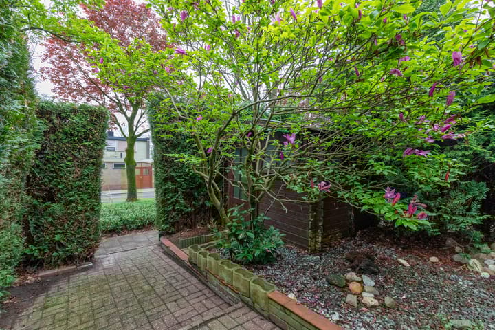 Photo 27 of Graaf Oswaldstraat 9