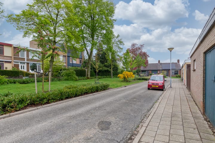 Photo 28 of Graaf Oswaldstraat 9