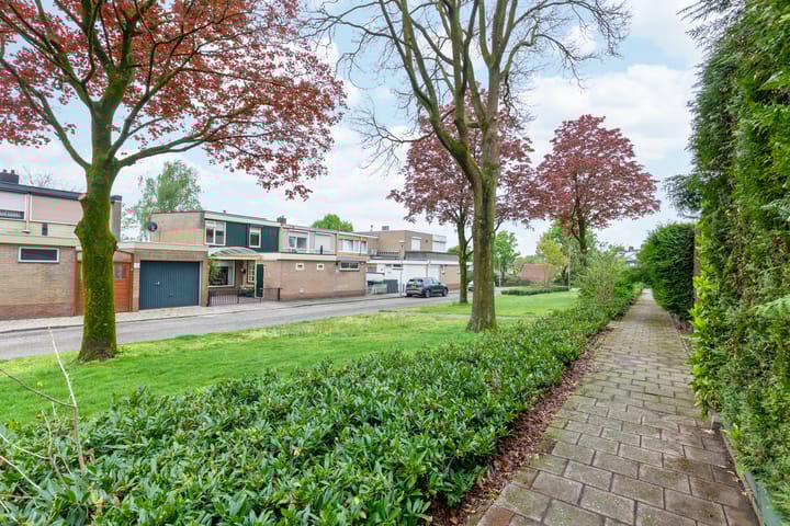 Photo 33 of Graaf Oswaldstraat 9