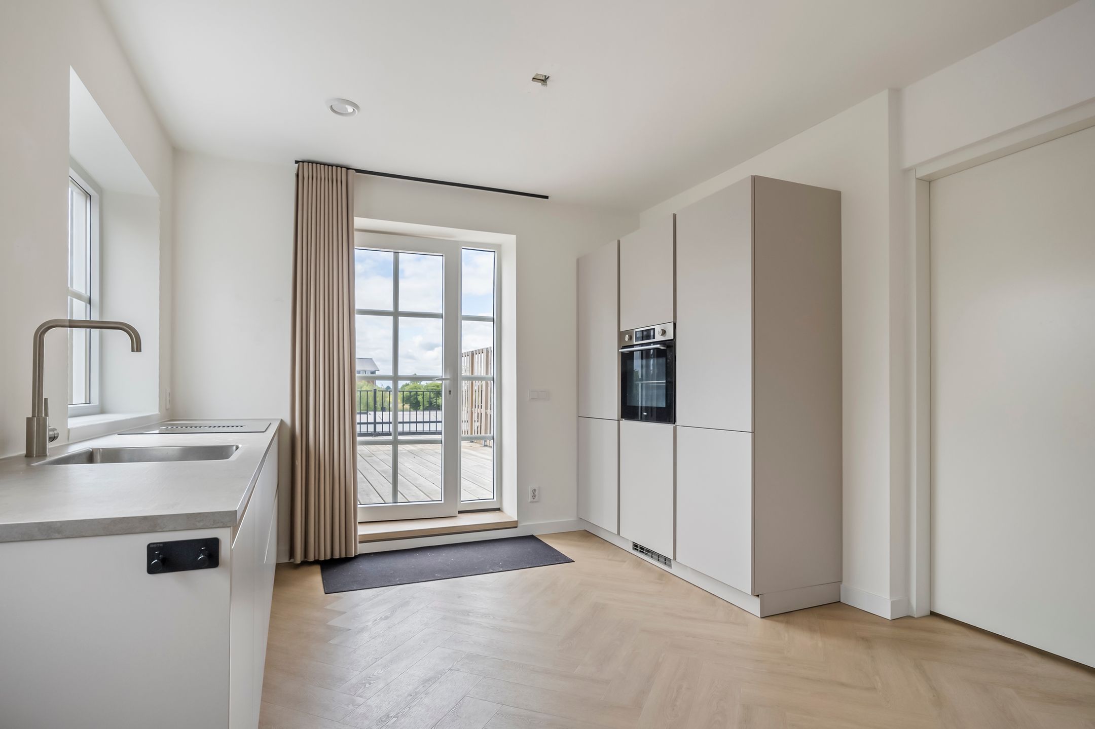 Photo 3 of Dorpsweg 135-A