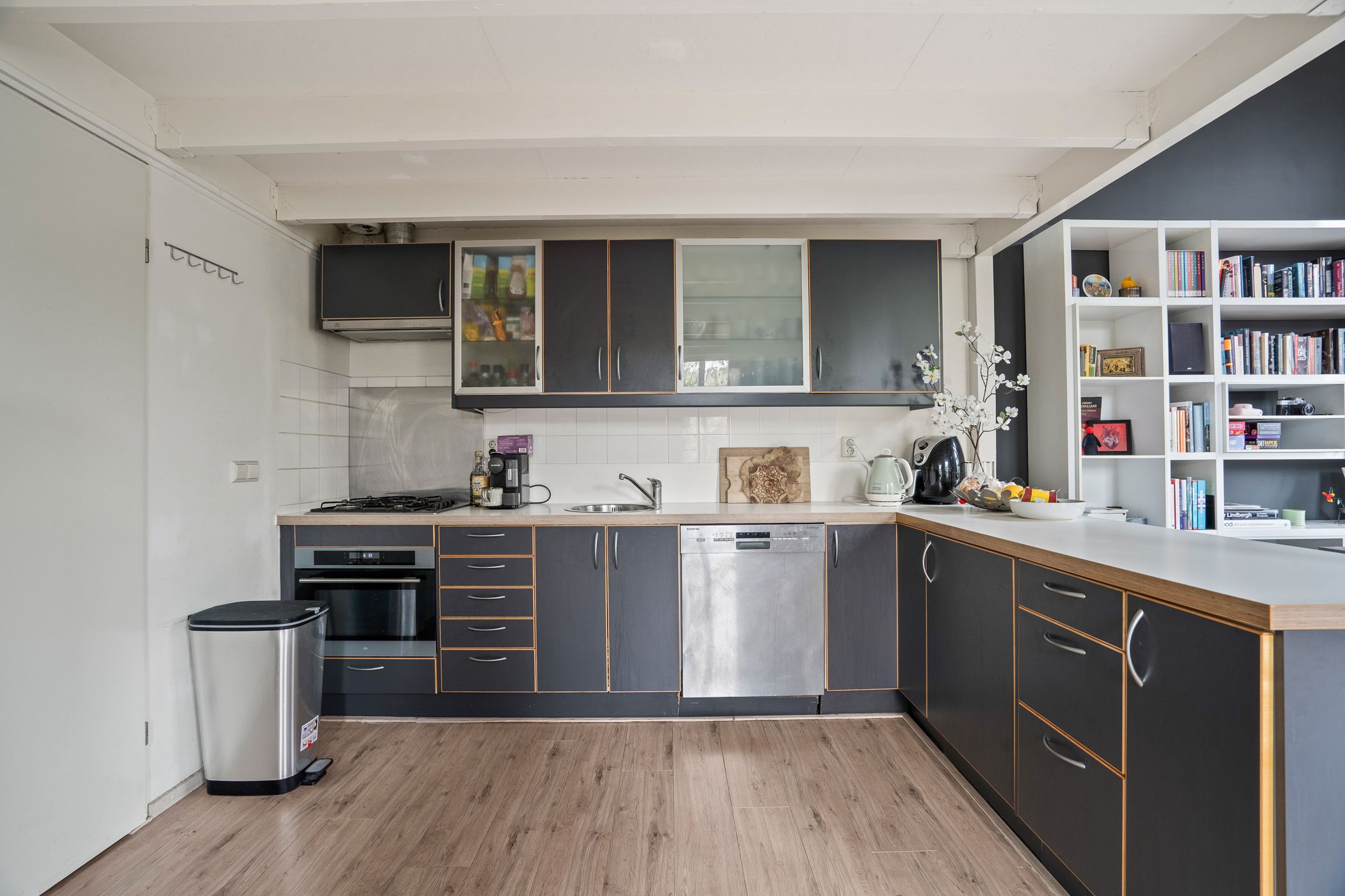 Foto 18 van Veeartsenijstraat 207