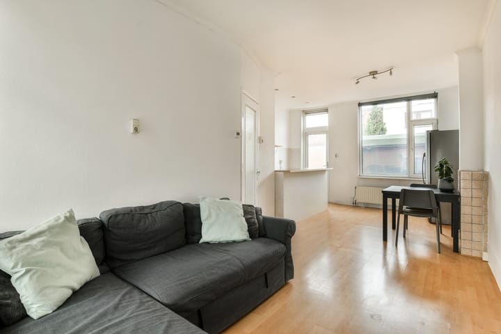 Foto 2 van Graaf van Bloisstraat 83