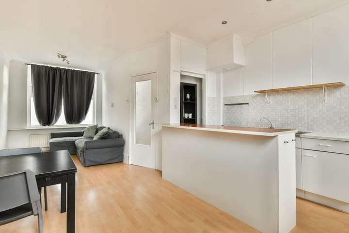 Foto 10 van Graaf van Bloisstraat 83