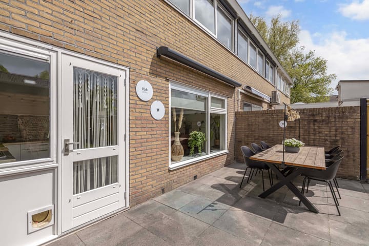 Foto 29 van Dr Eeltje Halbertsmastraat 48