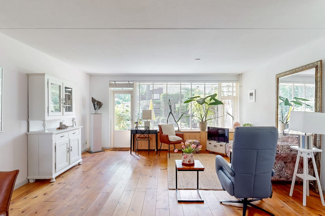 Foto 2 van Ligusterbes 14