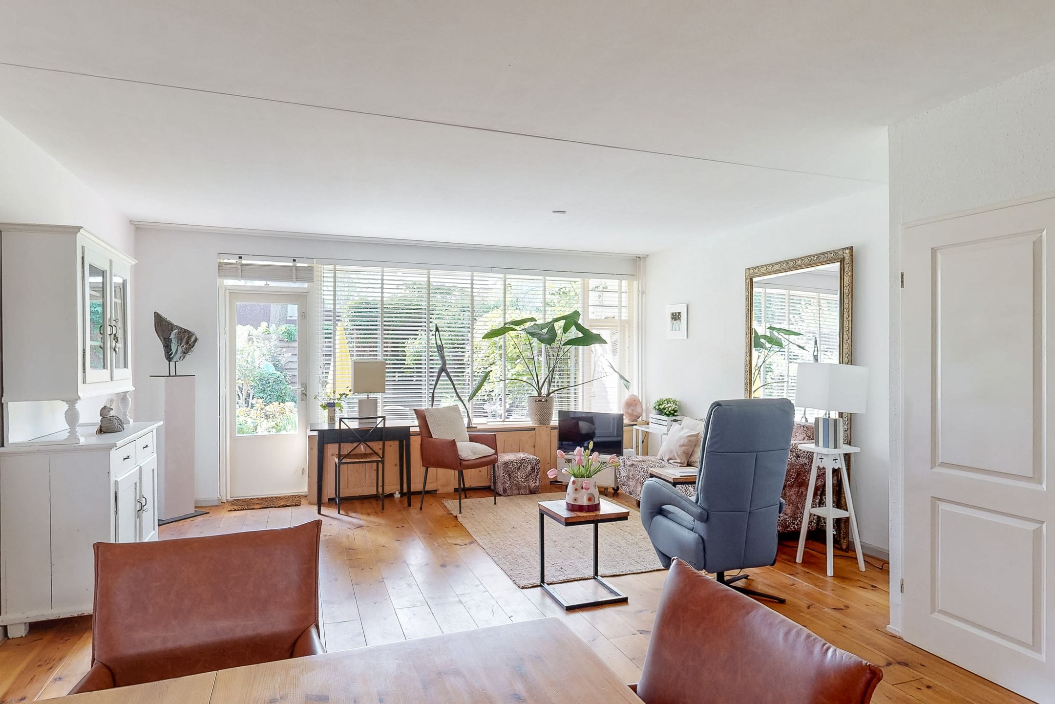 Foto 9 van Ligusterbes 14