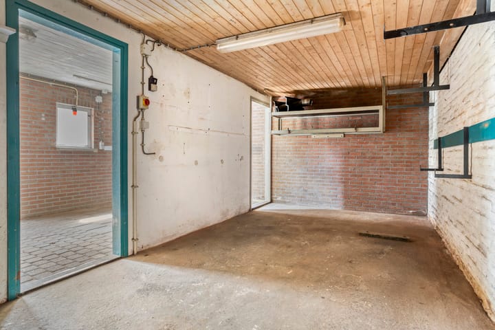 Photo 29 of van Diemenstraat 16