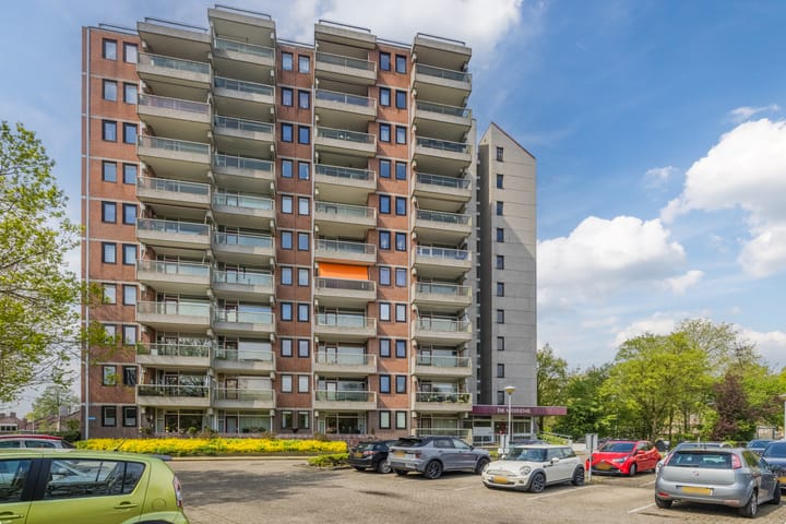 Photo 1 of Jennerstraat 156