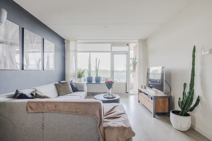 Photo 8 of Jennerstraat 156