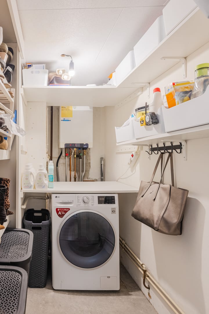 Photo 21 of Jennerstraat 156