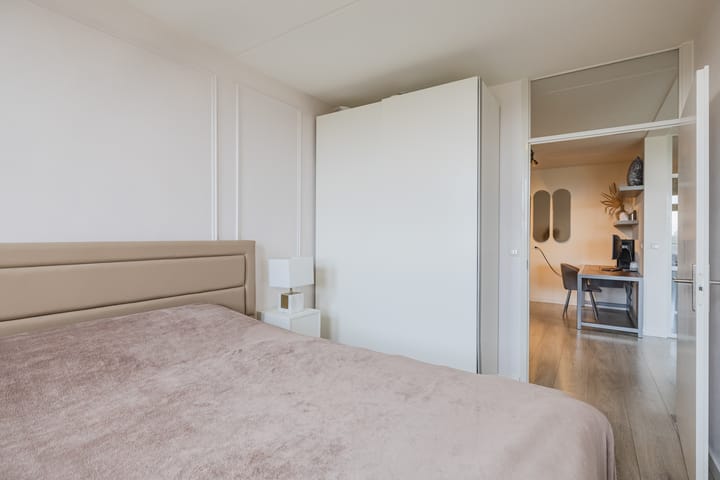 Photo 24 of Jennerstraat 156