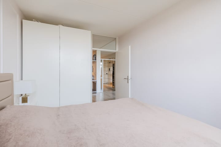 Photo 25 of Jennerstraat 156