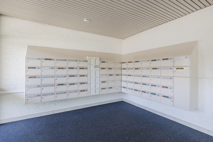 Photo 32 of Jennerstraat 156