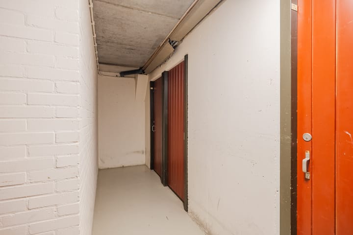 Photo 35 of Jennerstraat 156